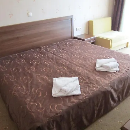 магнолия, Magnoliya Hotel